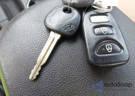 2013 Hyundai Elantra Gls из США, поврежденный, VIN 5NPDH4AE1DH285568